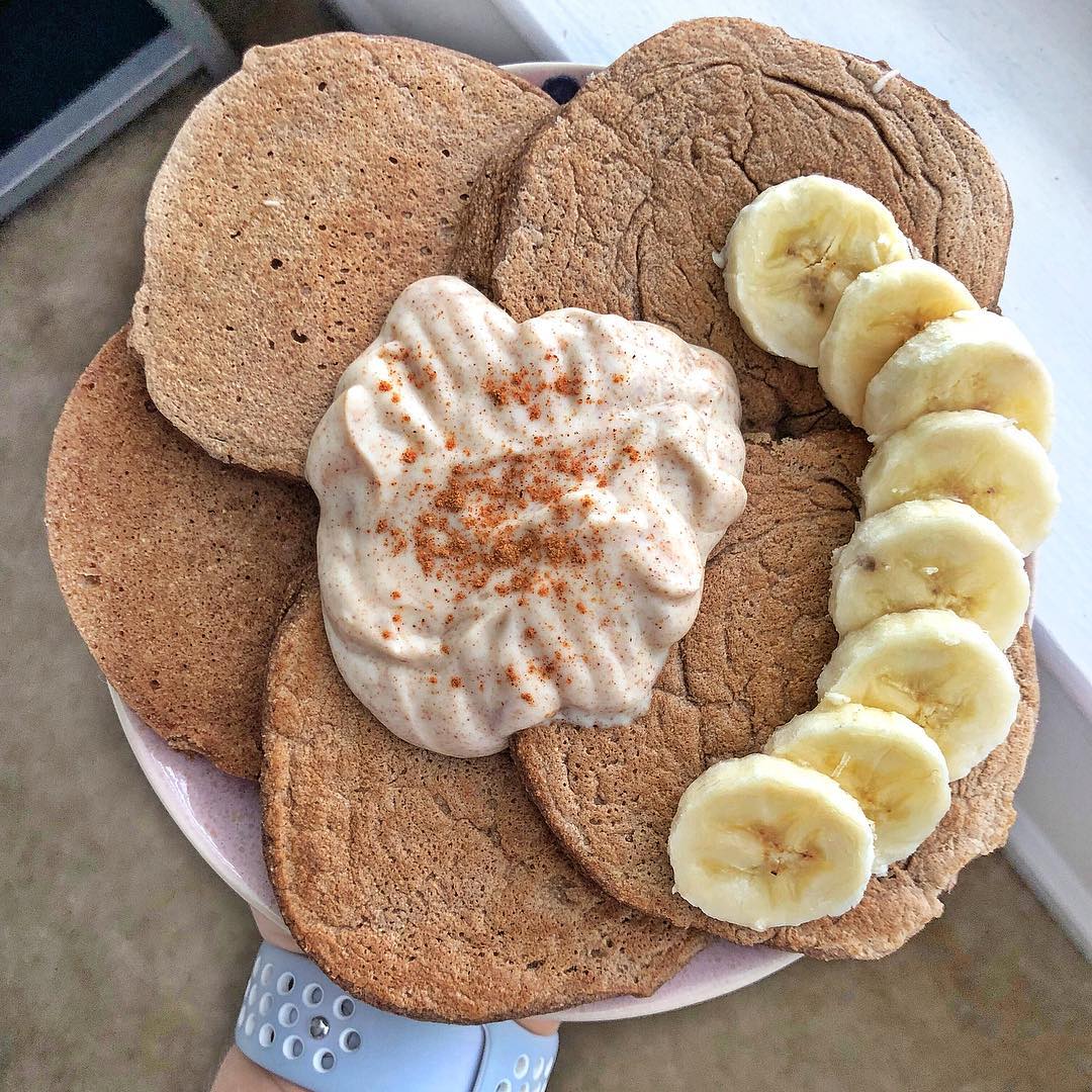 Banana Cinnamon Pancakes for Breakfast