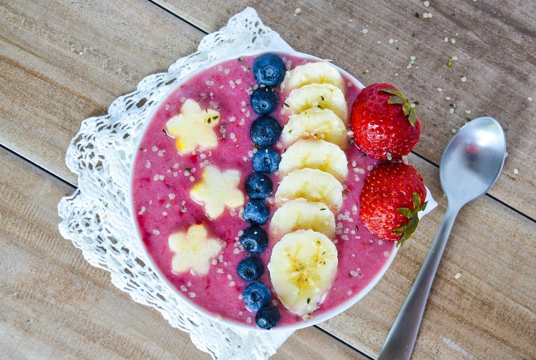 Raspberry Banana Smoothie with Fresh Toppings