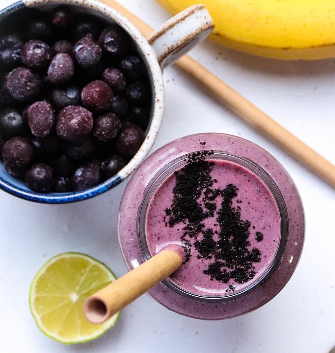 Refreshing Blueberry Lime Smoothie with Superfood Boosters