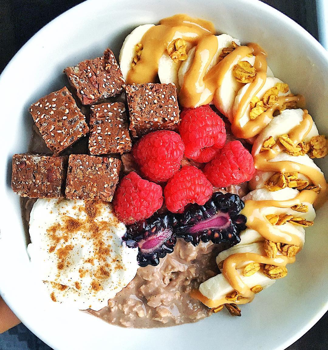 Overnight Chocolate Protein Oats Breakfast