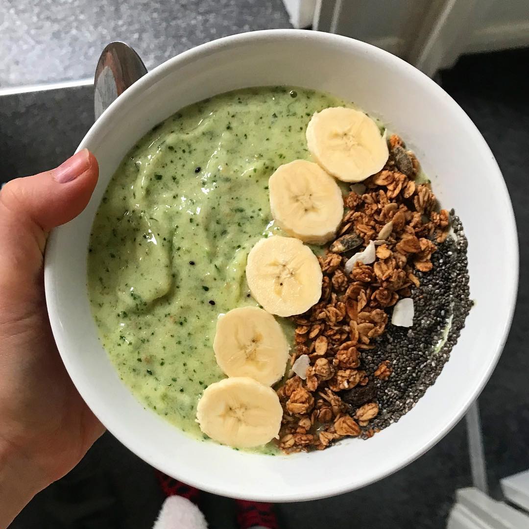 Vegan Mango Banana Smoothie Bowl