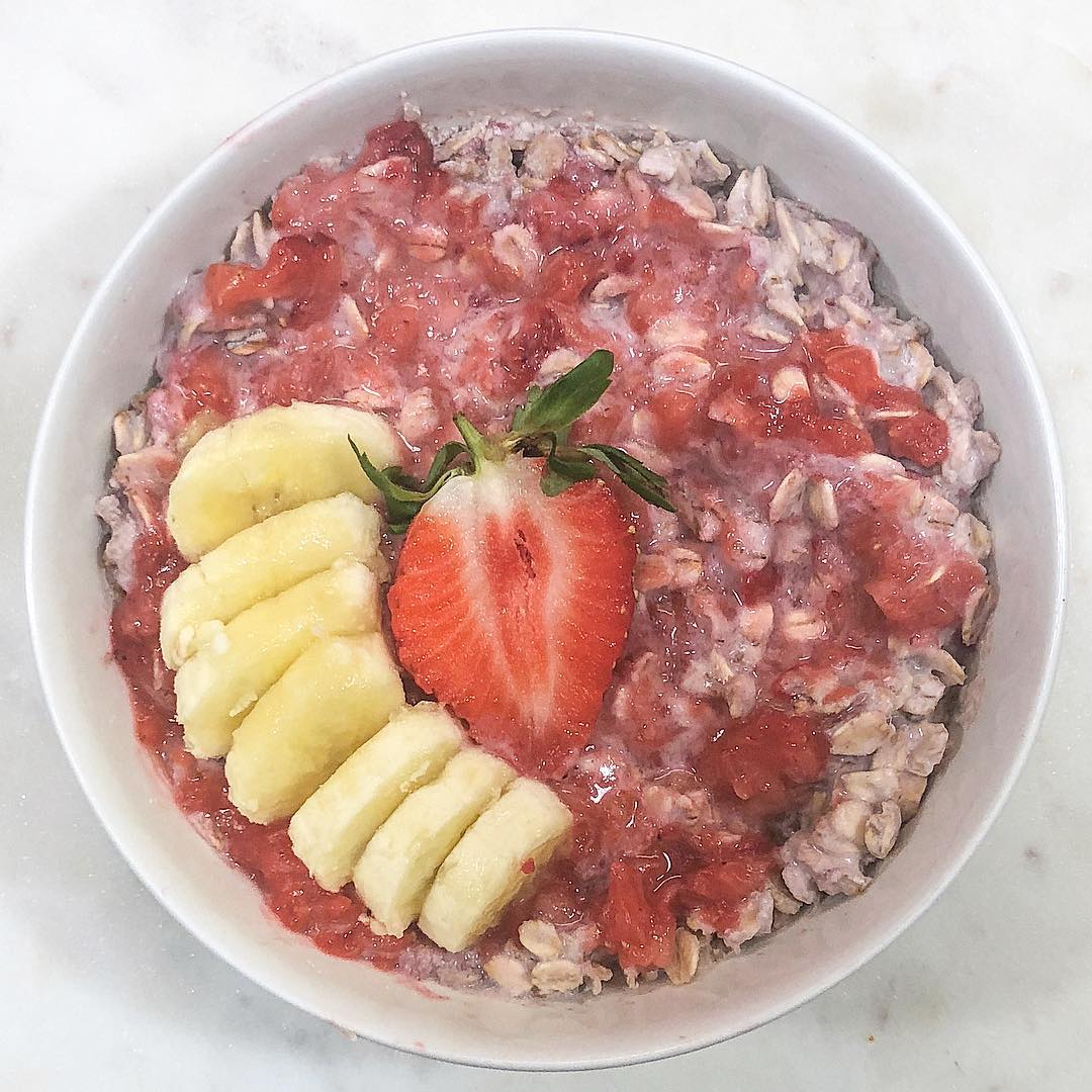 Strawberry Banana Oats Breakfast