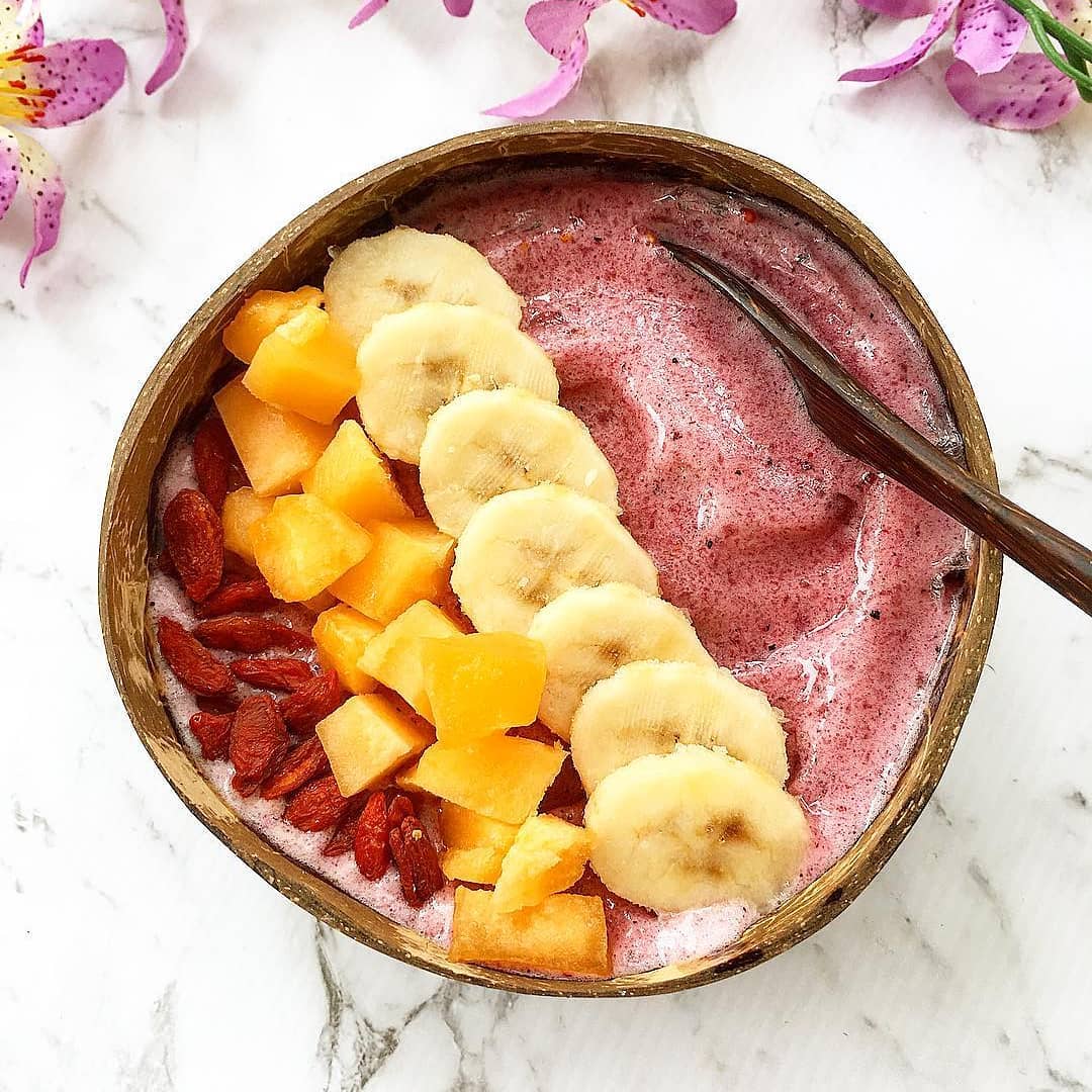 Strawberry Banana Smoothie Bowl
