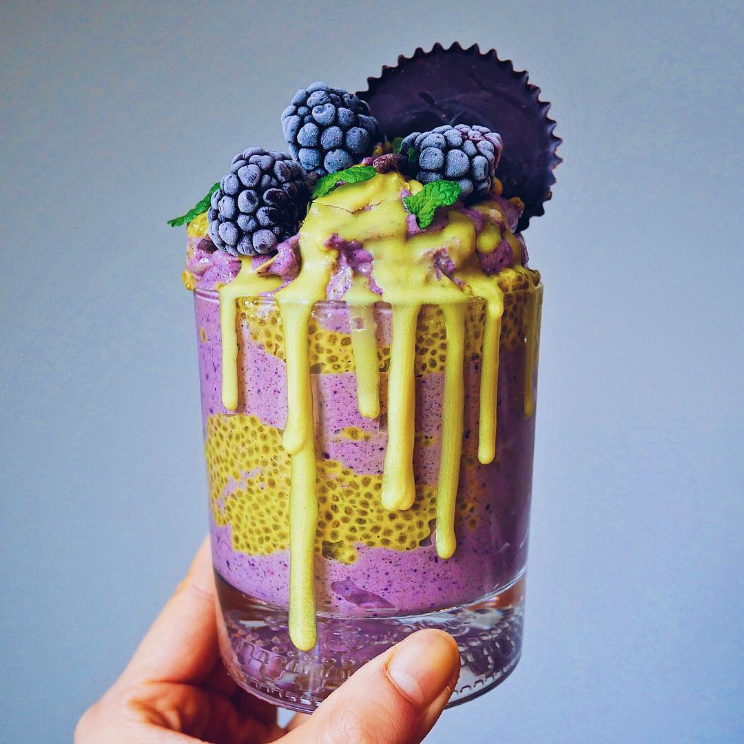 Chia and Berry Smoothie Bowl