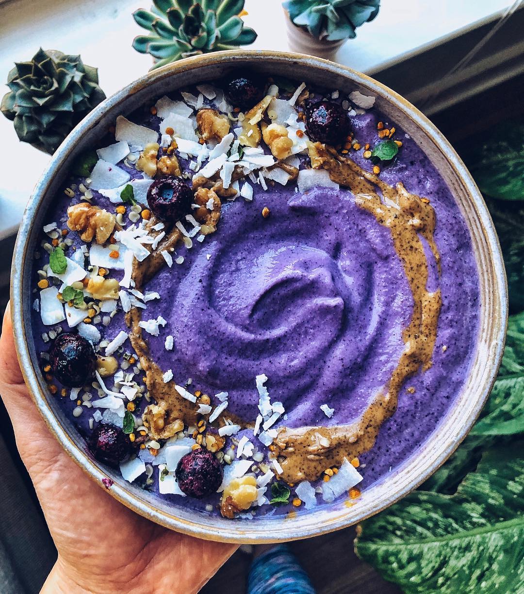 Blueberry Ginger Cauliflower Smoothie Bowl