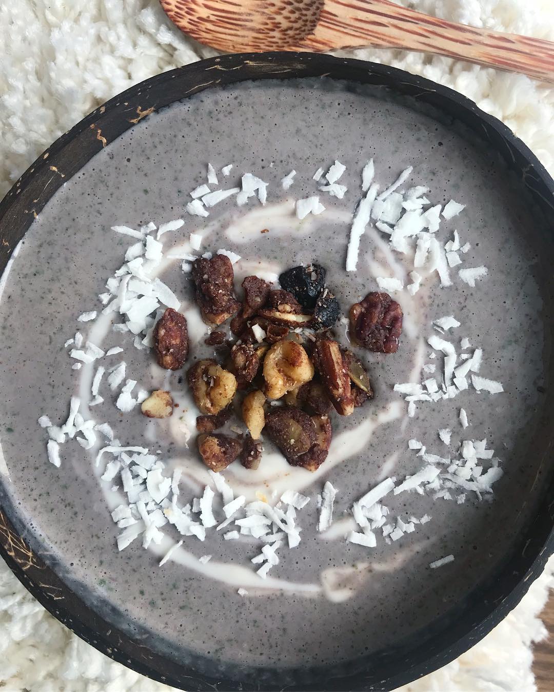 Coconut Raspberry Smoothie Bowl