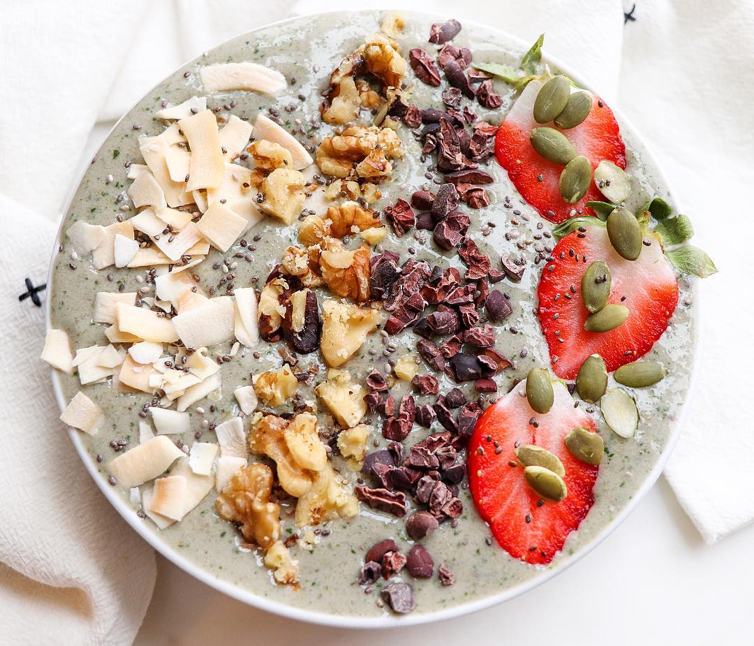 Nutritious Veggie-Packed Smoothie Bowl