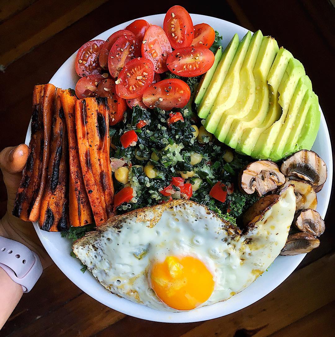 Easy Lunch with Fried Egg and Roasted Carrots