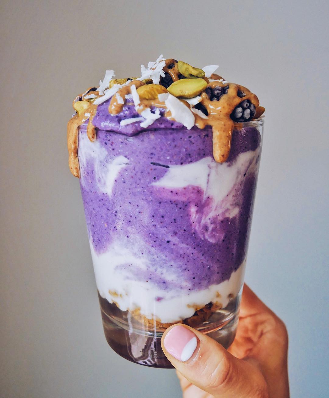 Refreshing Blueberry Cream Smoothie Bowl