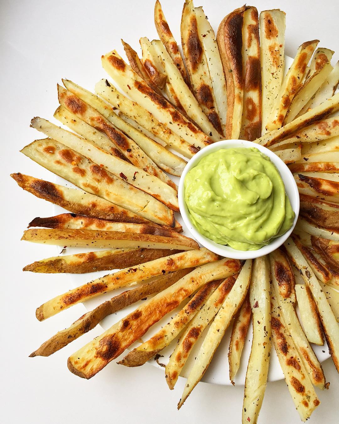Crispy Baked Potatoes with Spicy Avocado Sauce