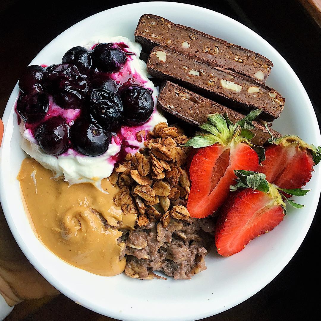 Warm Chocolatey Protein Oats Breakfast
