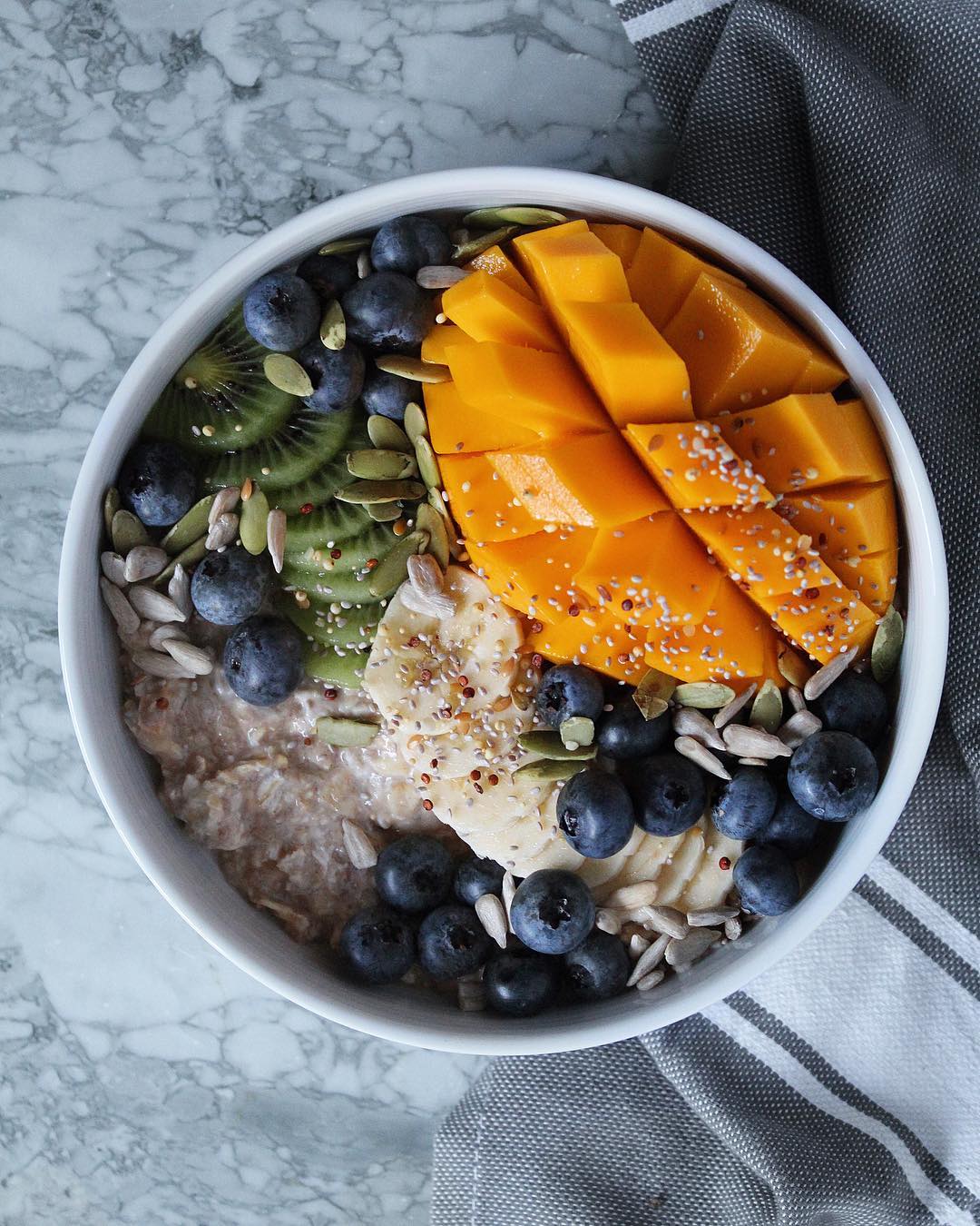 Simple Ginger Overnight Oats with Banana