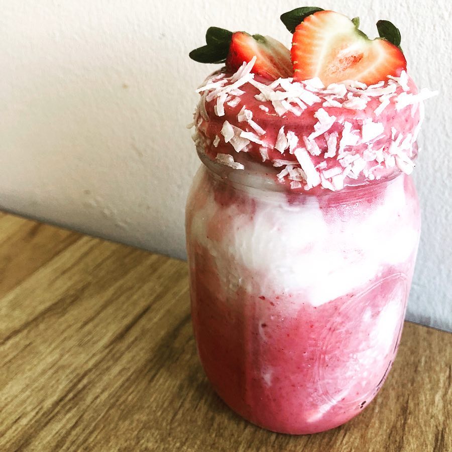Easy Strawberry Banana Smoothie in a Jar