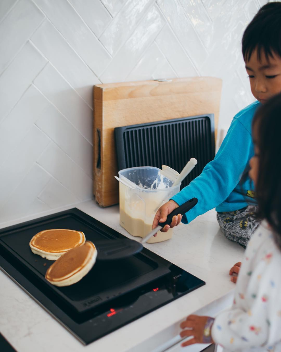 Easy Fluffy Pancakes with Overnight Batter