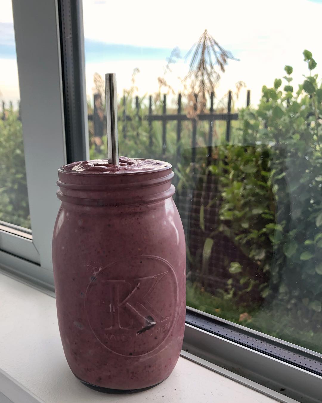 Thick and Creamy Berry Smoothie