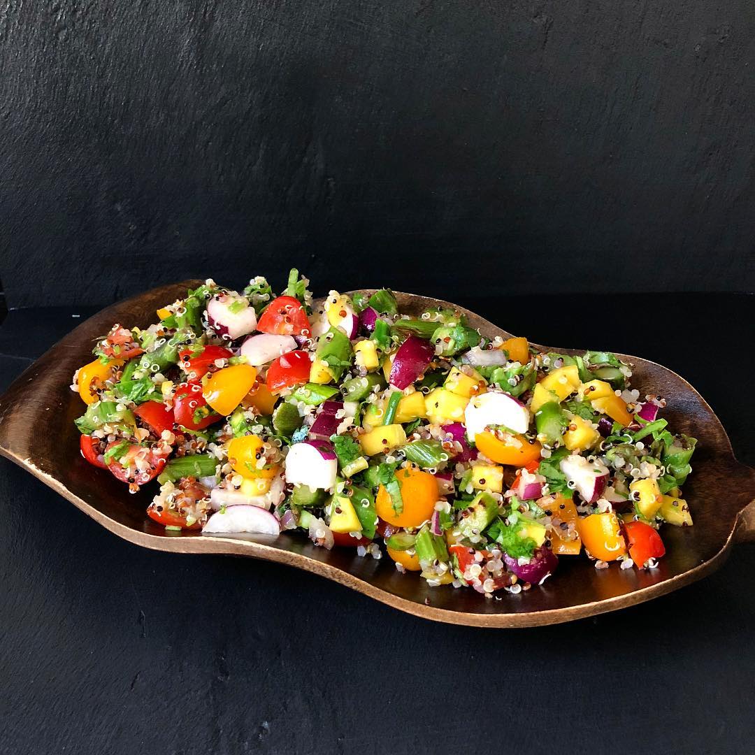 Fresh Quinoa Salad with Asparagus and Mango
