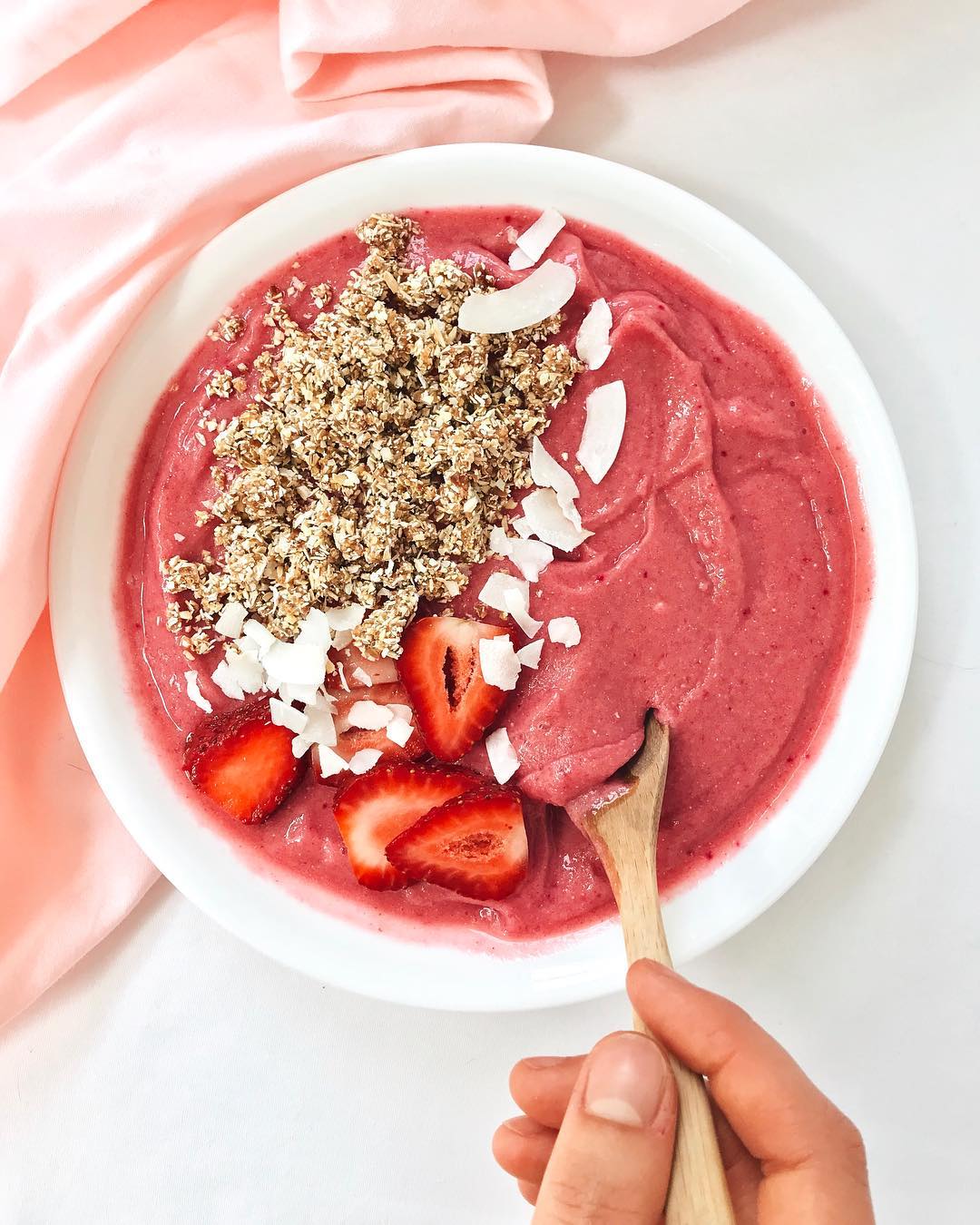Strawberry Pineapple Lemonade Smoothie Bowl