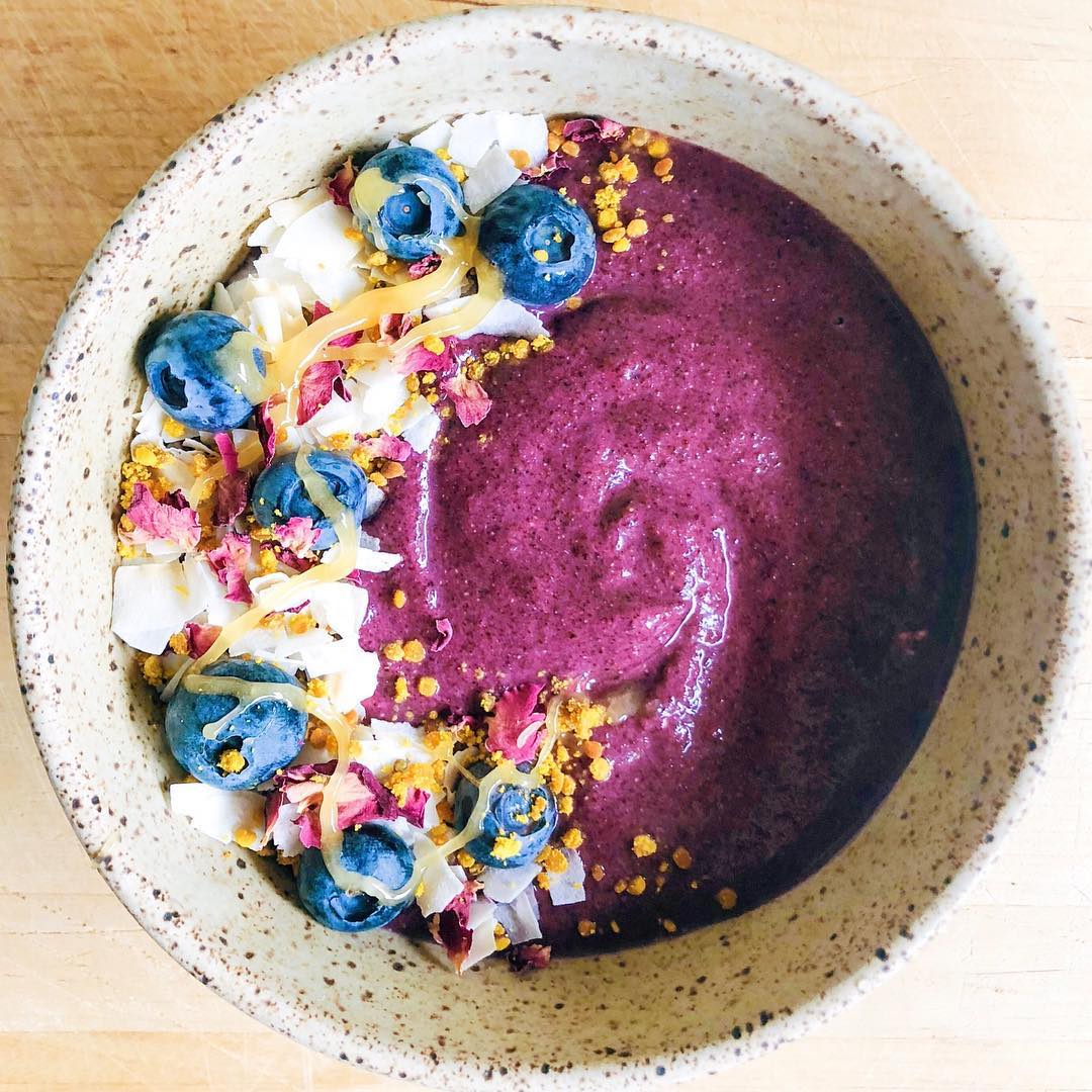 Blueberry Pie Smoothie Bowl