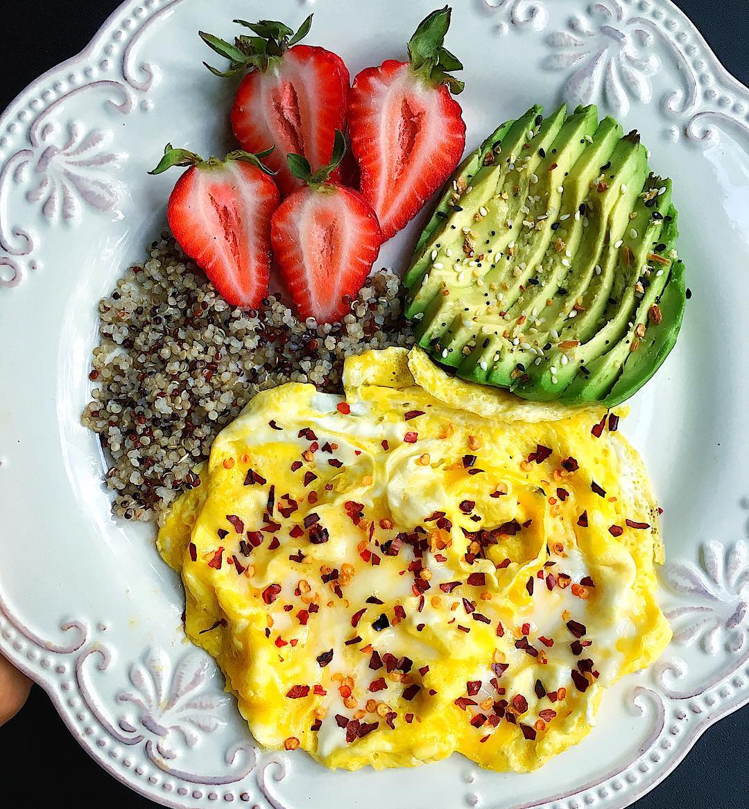 Scrambled Eggs with Quinoa and Avocado Breakfast