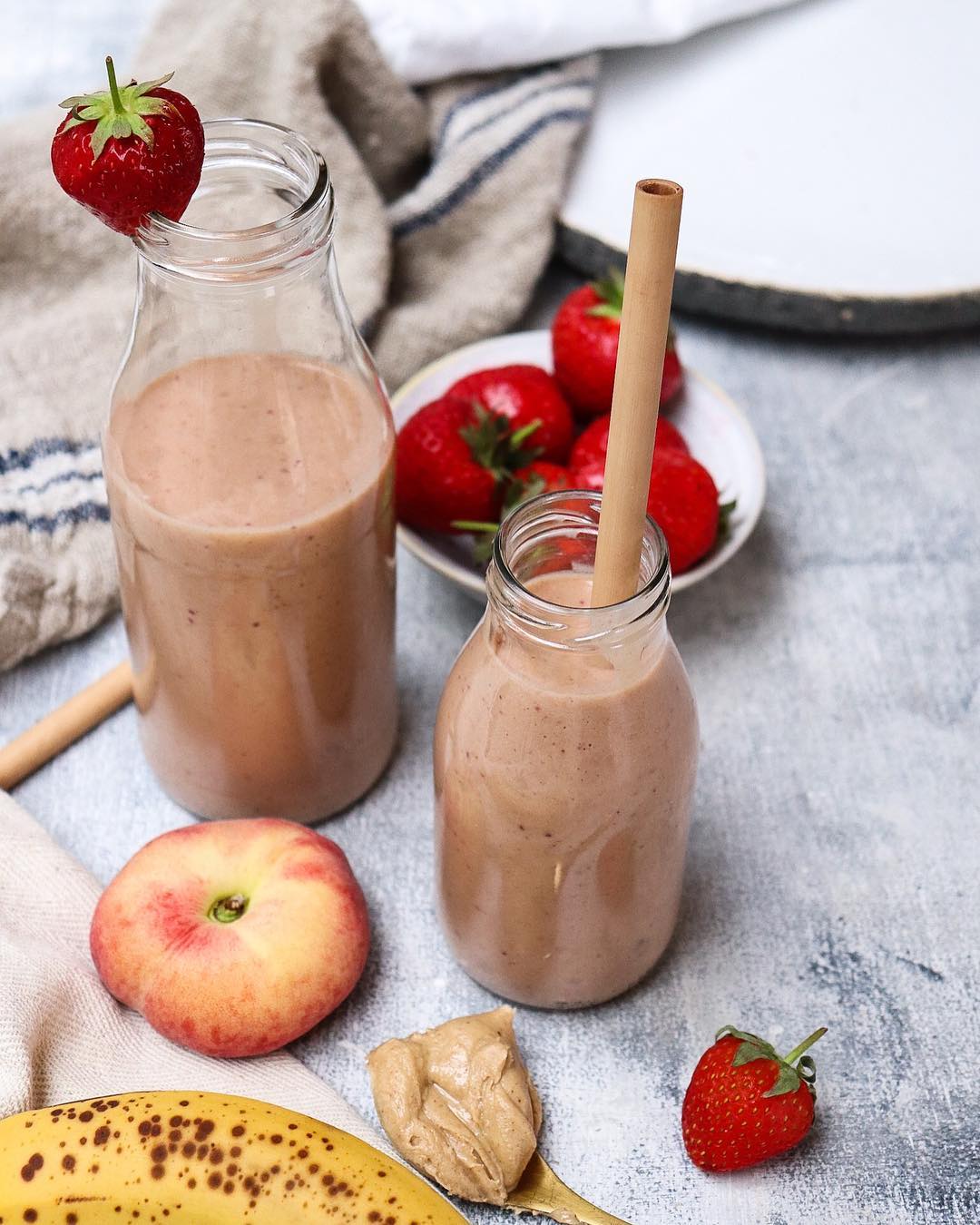 Strawberry and Peach Smoothie with Peanut Butter