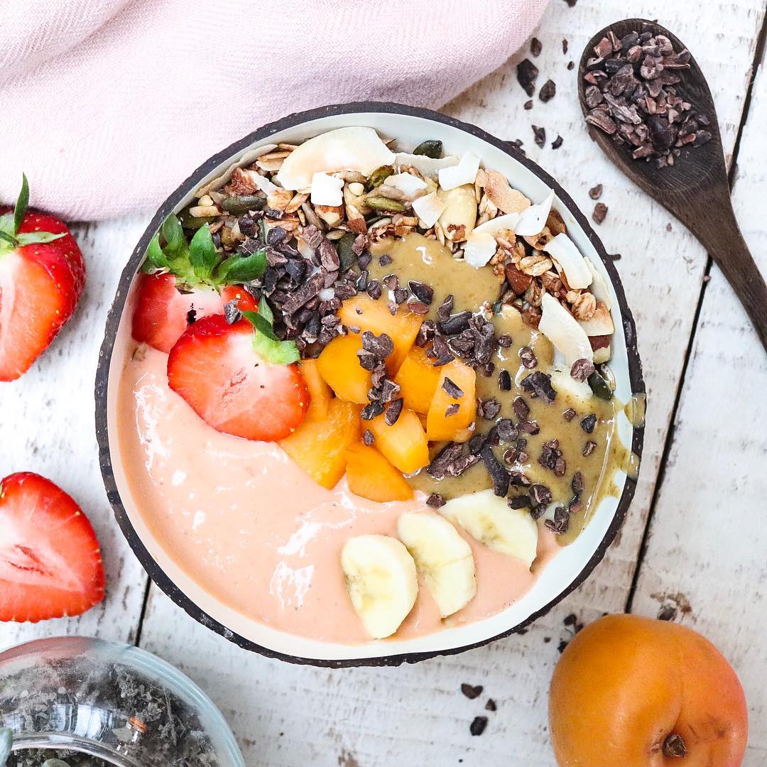 Apricot Strawberry and Ginger Smoothie Bowl