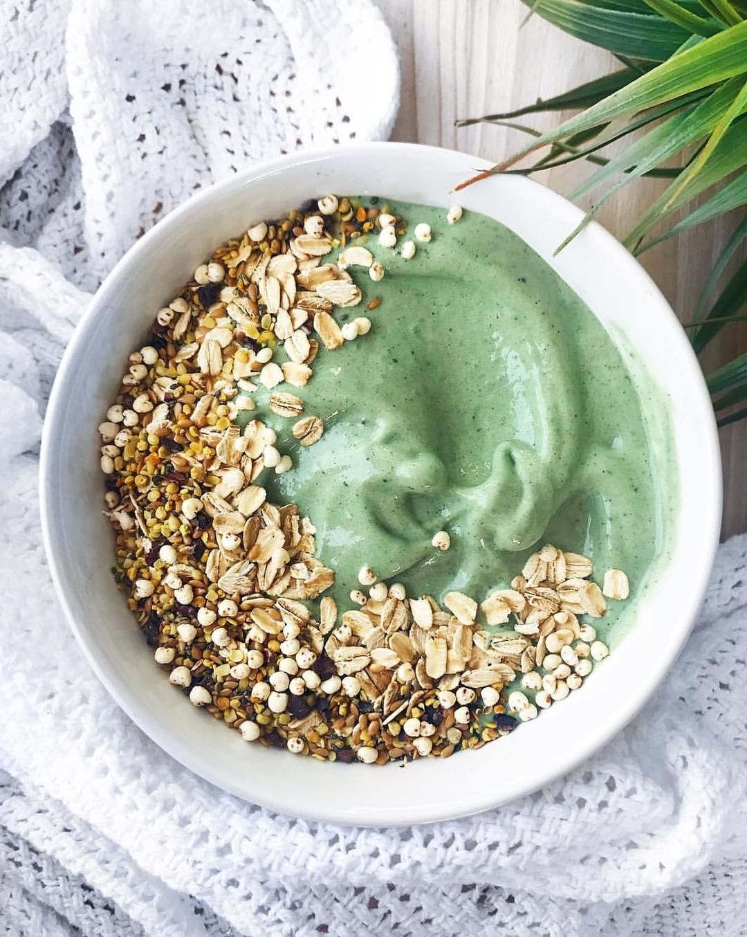 Refreshing Minty Spirulina Banana Smoothie