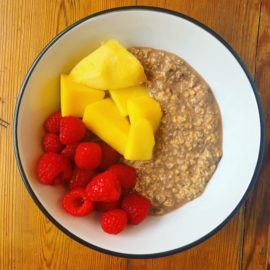 Vegan Overnight Oats with Fresh Fruits