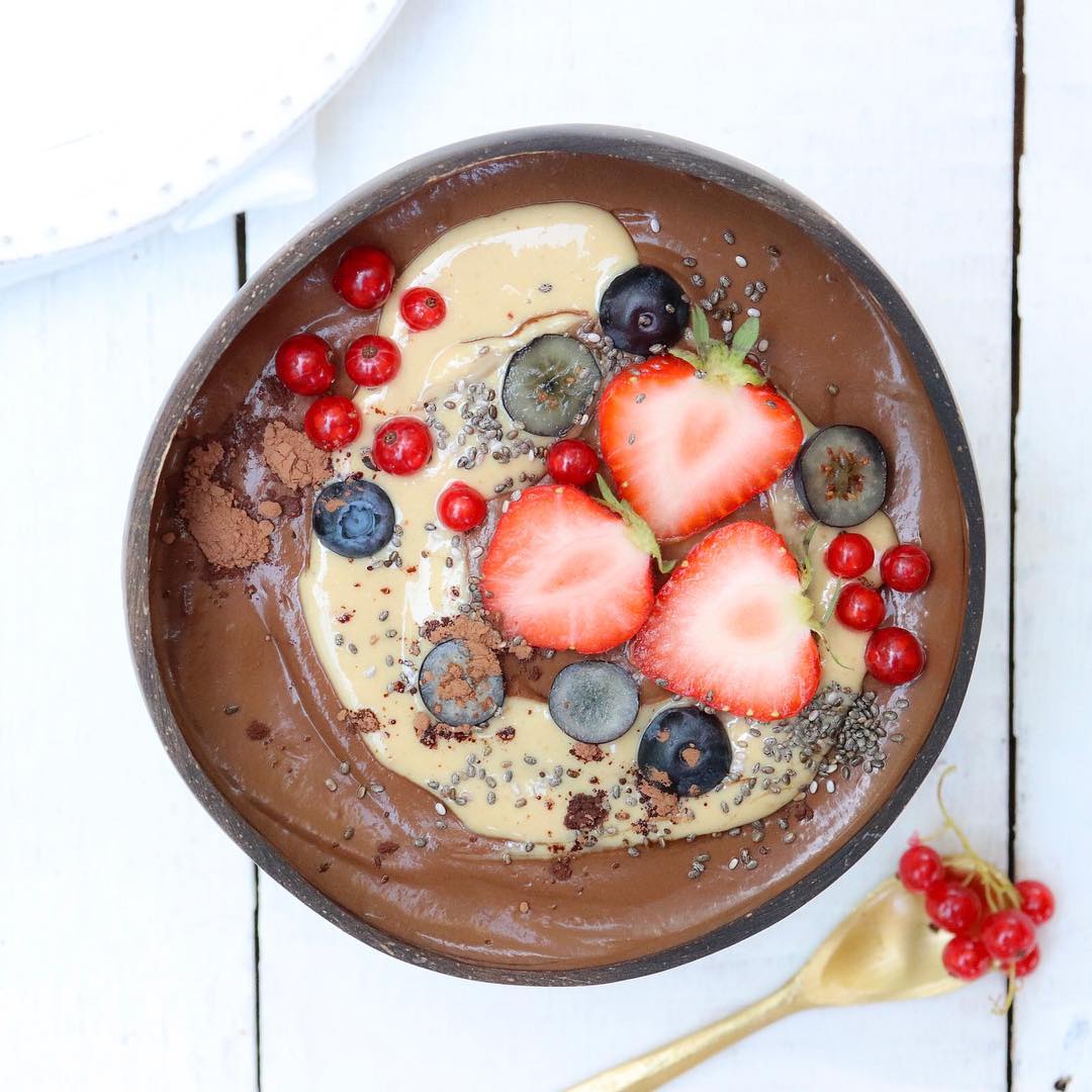Chilled Avocado Banana Smoothie Bowl Delight
