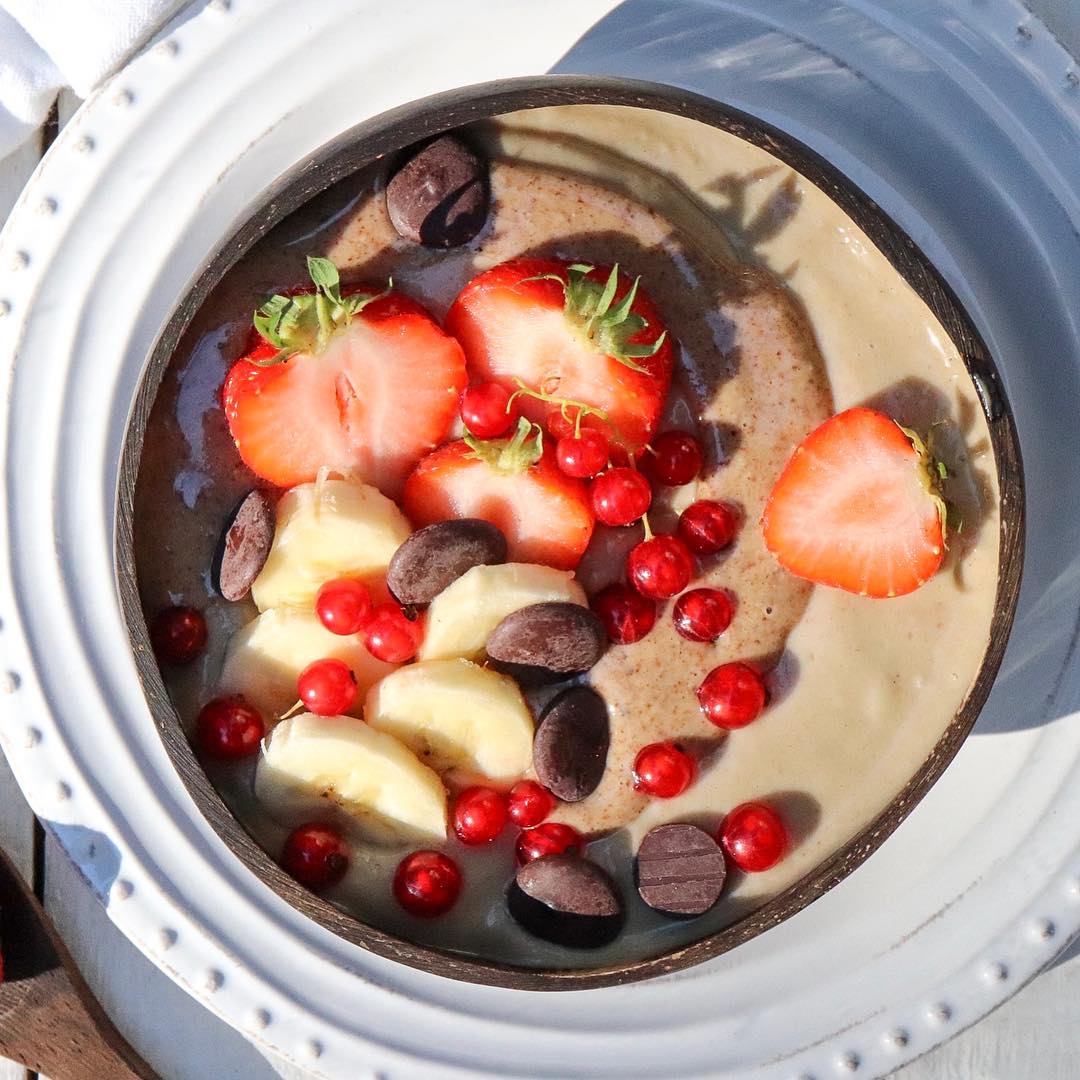 Strawberry and Avocado Smoothie Bowl