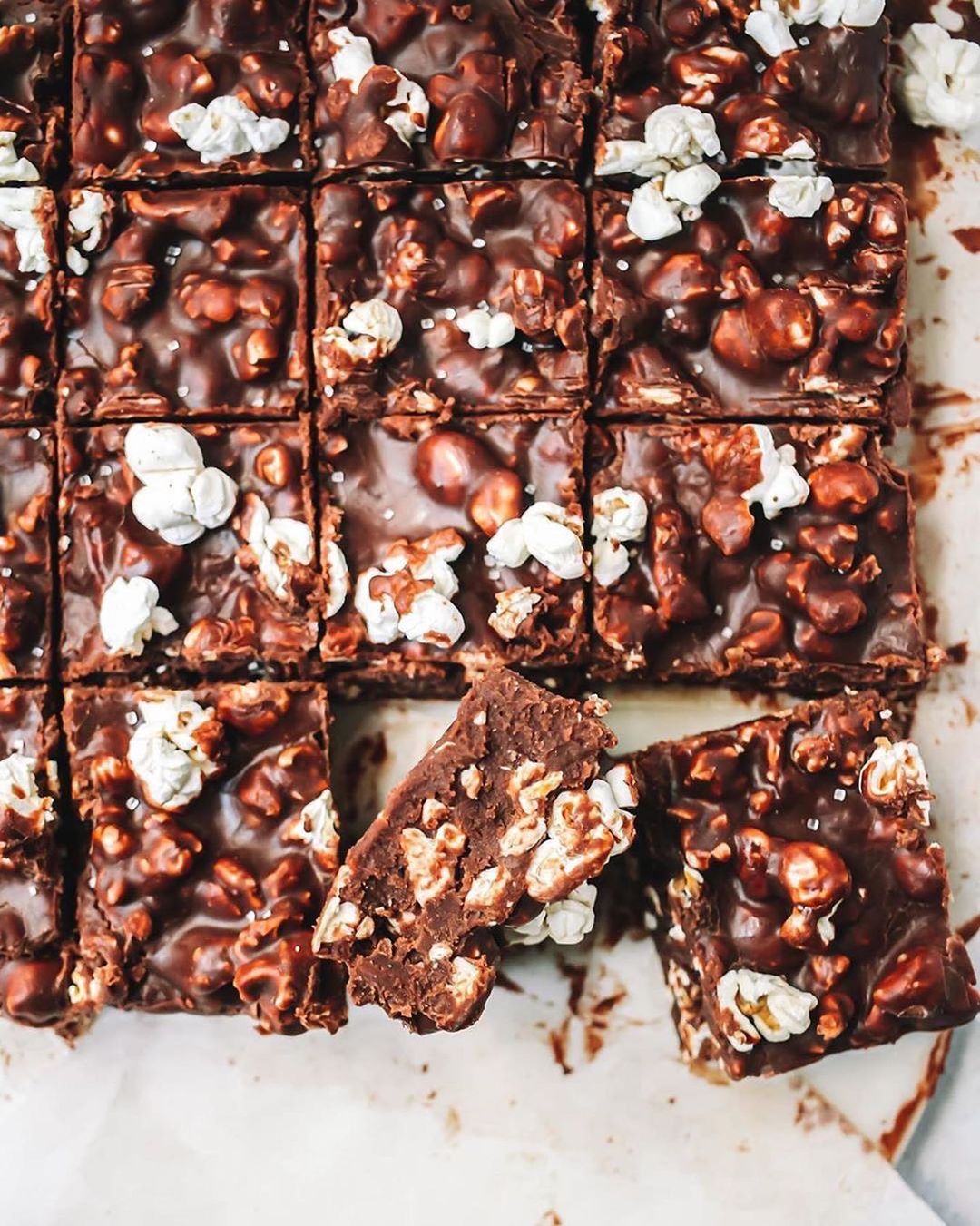 Easy Vegan Chocolate Popcorn Fudge