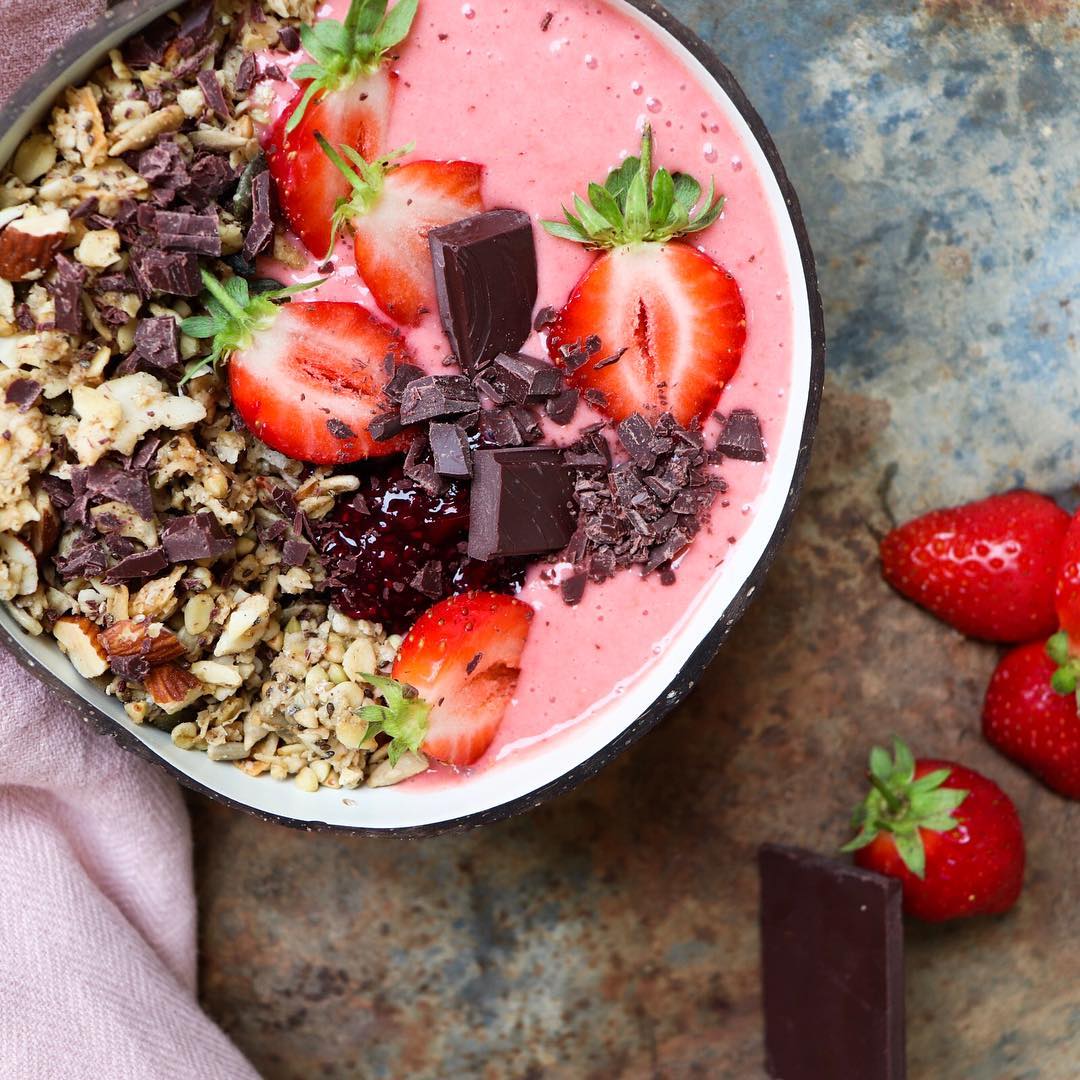 Strawberry Banana Smoothie Bowl