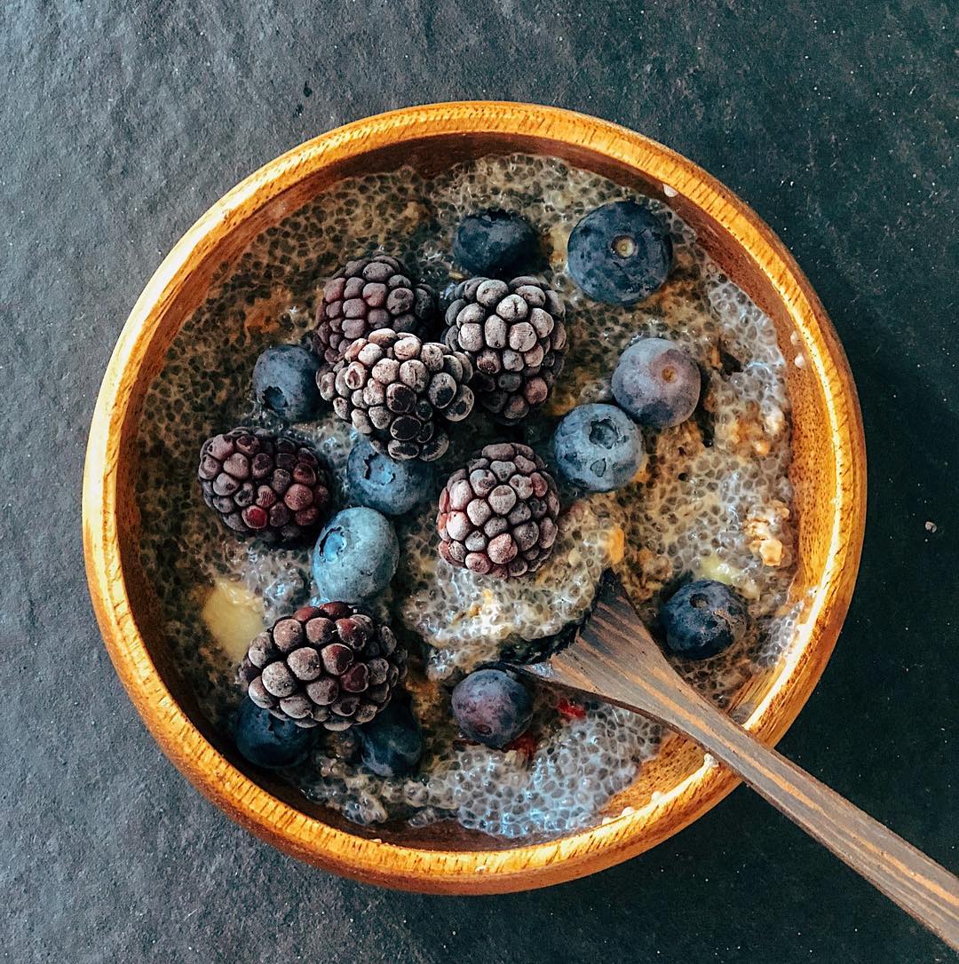 Easy Overnight Chia Pudding with Berries