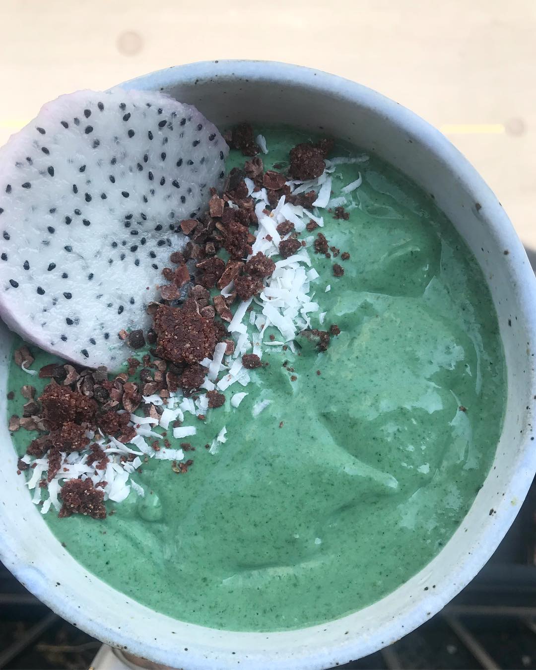 Creamy Avocado Cashew Smoothie Bowl
