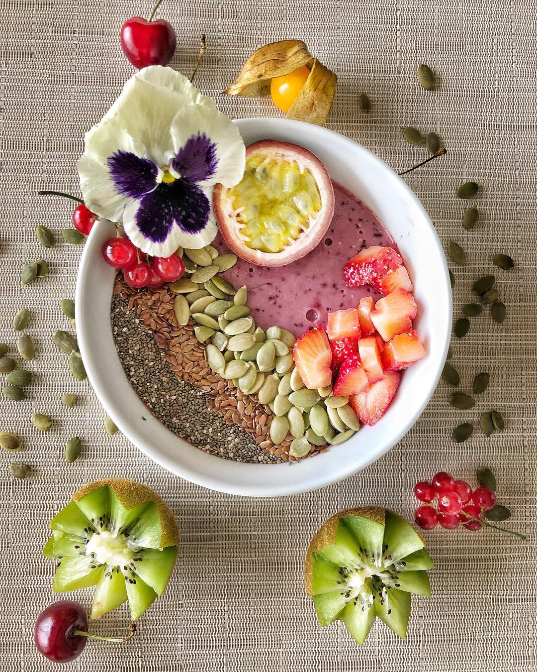 Hawaiian Açai Bowl with Seed Toppings