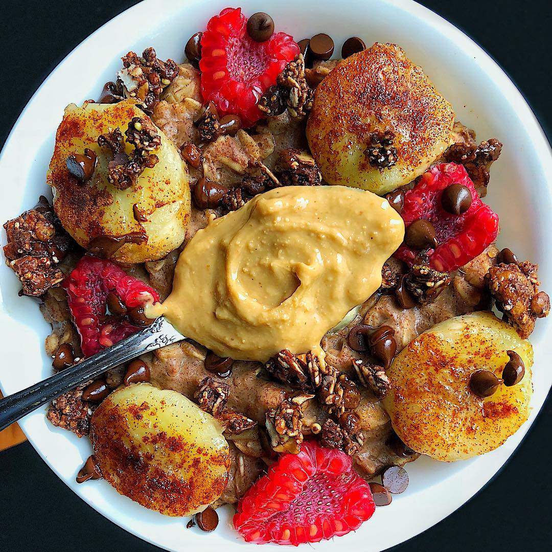 Cozy Protein Oats with Caramelized Bananas