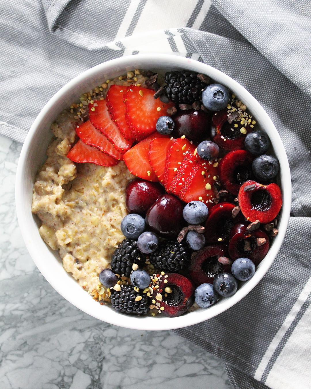 Healthy Oatmeal with Banana and Cinnamon