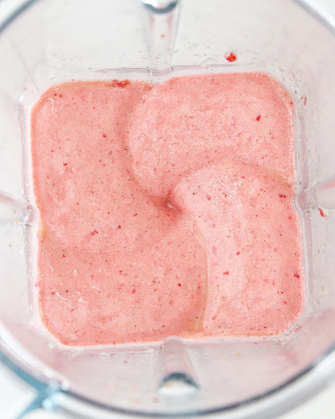 Refreshing Strawberry Almond Milk Smoothie