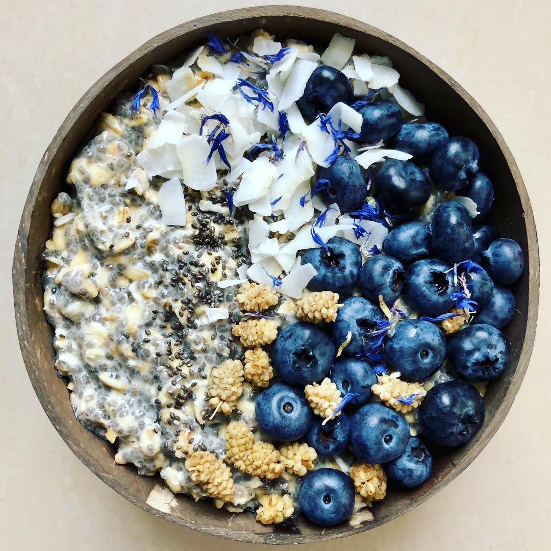 Overnight Oats with Chia Almond Milk and Agave