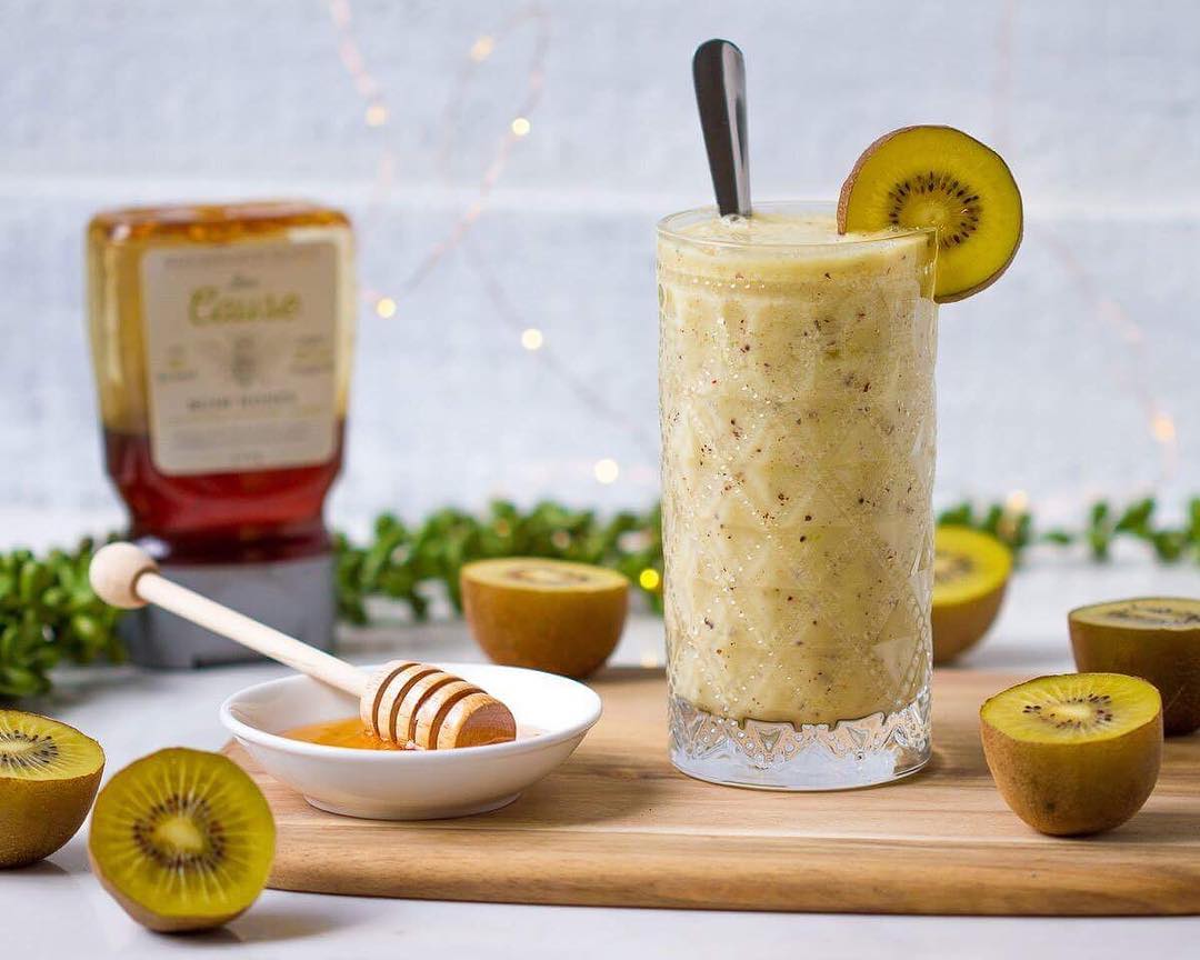 Tropical Smoothie with Kiwi Banana and Almond Milk