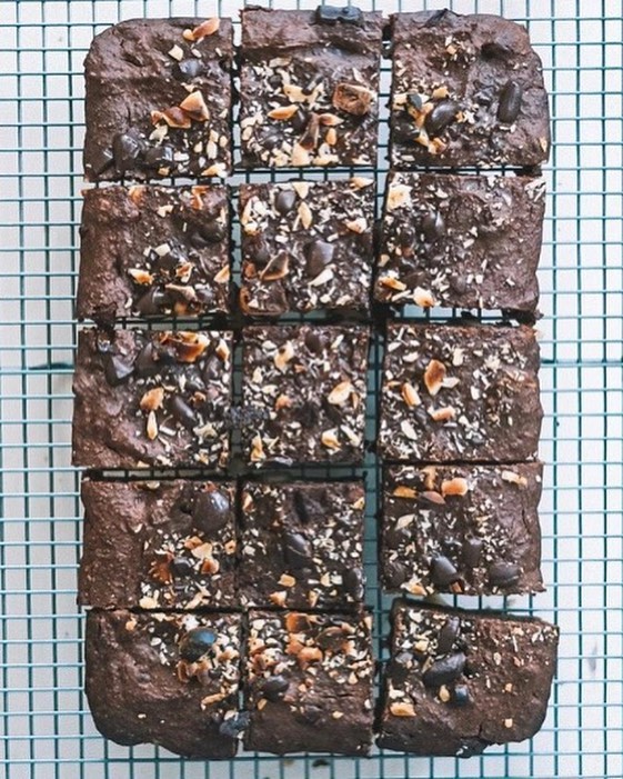 Chocolate Fudge Macadamia Brownies