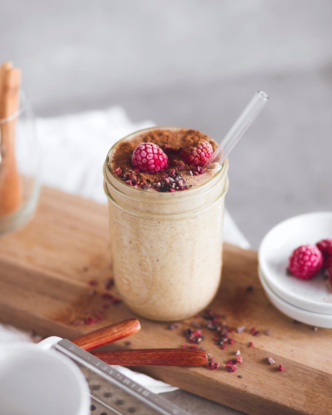 Oatmeal Cinnamon Smoothie with Topping