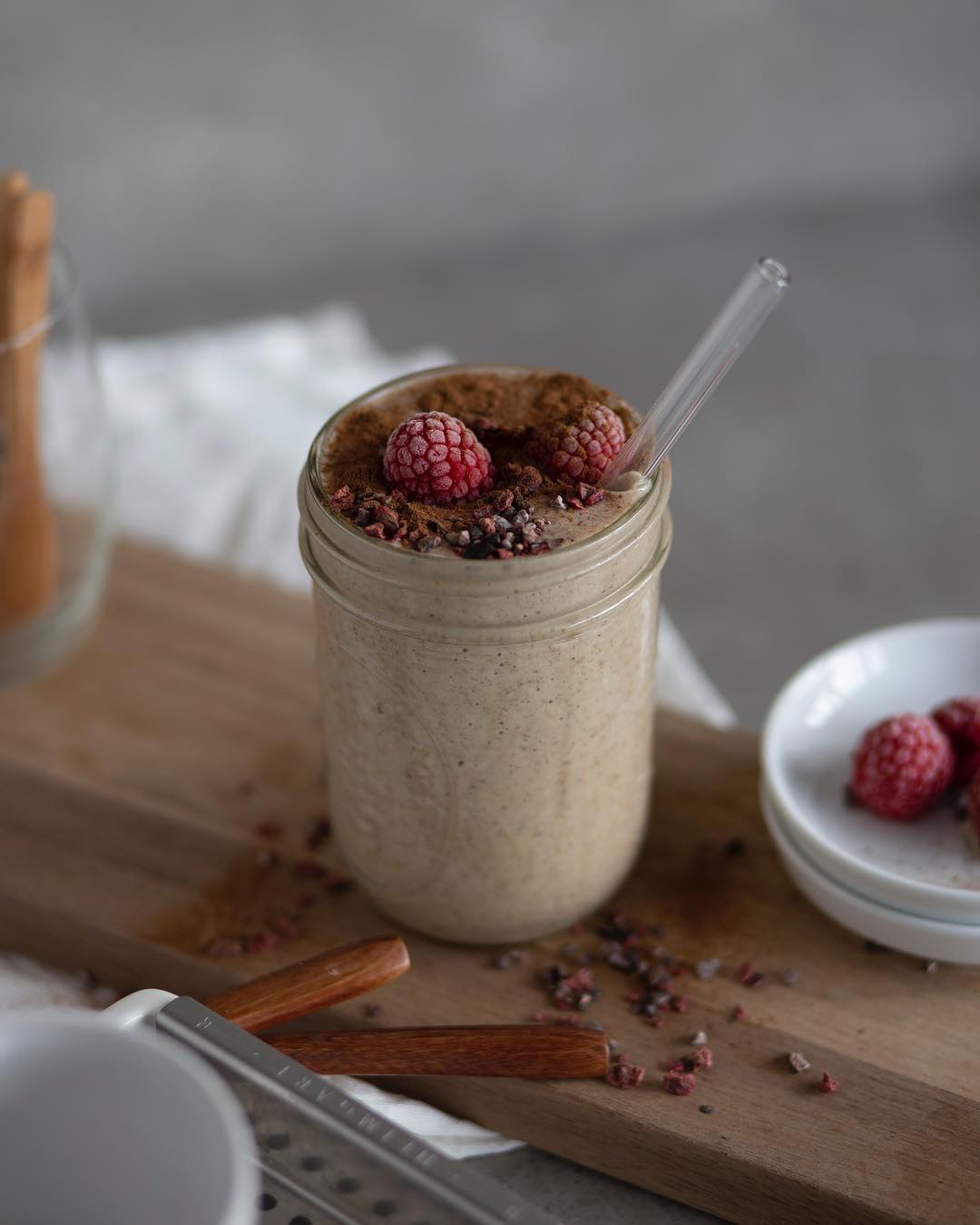 Oatmeal Cinnamon Smoothie with Topping