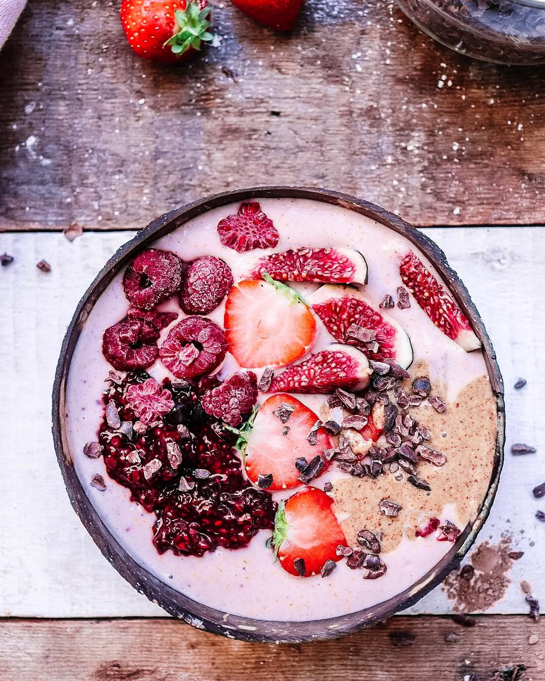 Refreshing Strawberry Fig and Ginger Smoothie Bowl