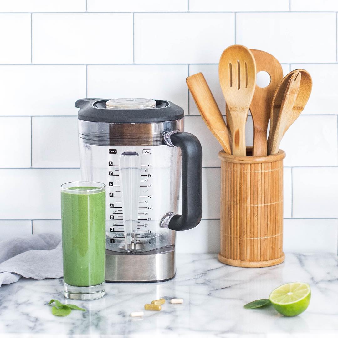 Green Goddess Smoothie with Mint and Spinach