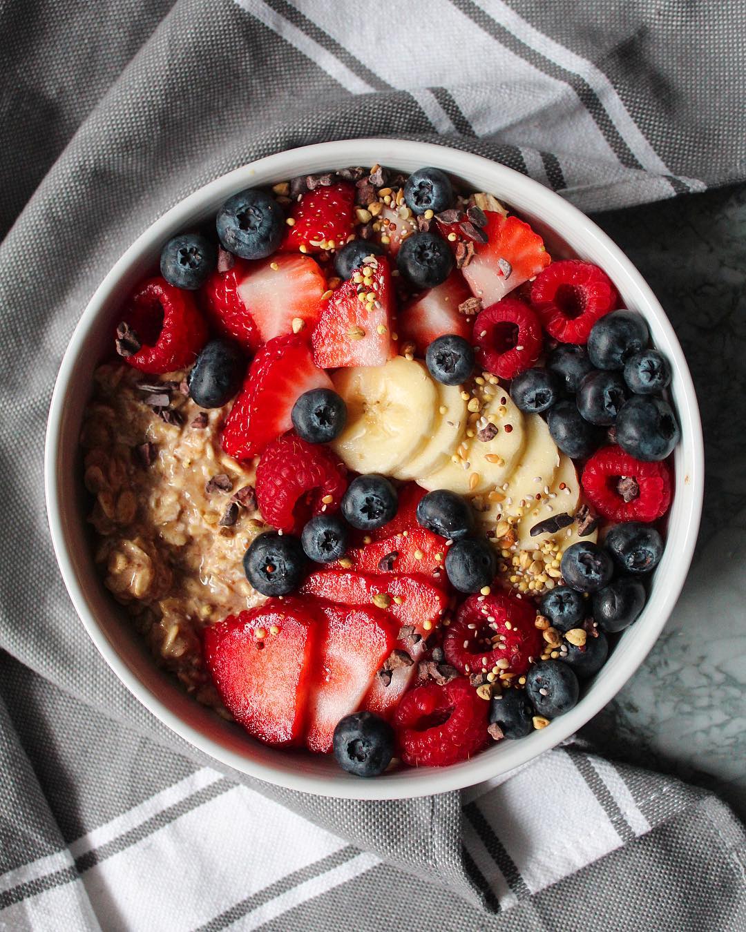 Date and Cinnamon Oats