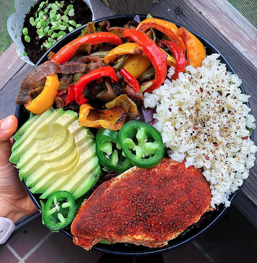 Spicy Chicken with Baked Fajita Veggies and Cauli Rice