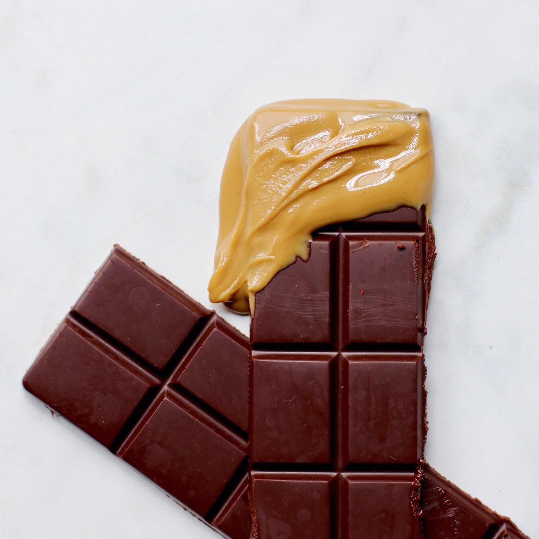 Homemade Raw Chocolate with Cacao and Sugar