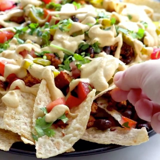 Easy Vegan Queso Dip with Cashews