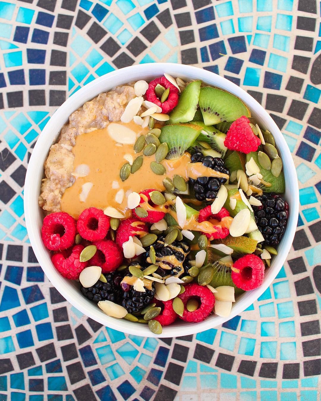 Vanilla Oatmeal Breakfast with Nutty Toppings
