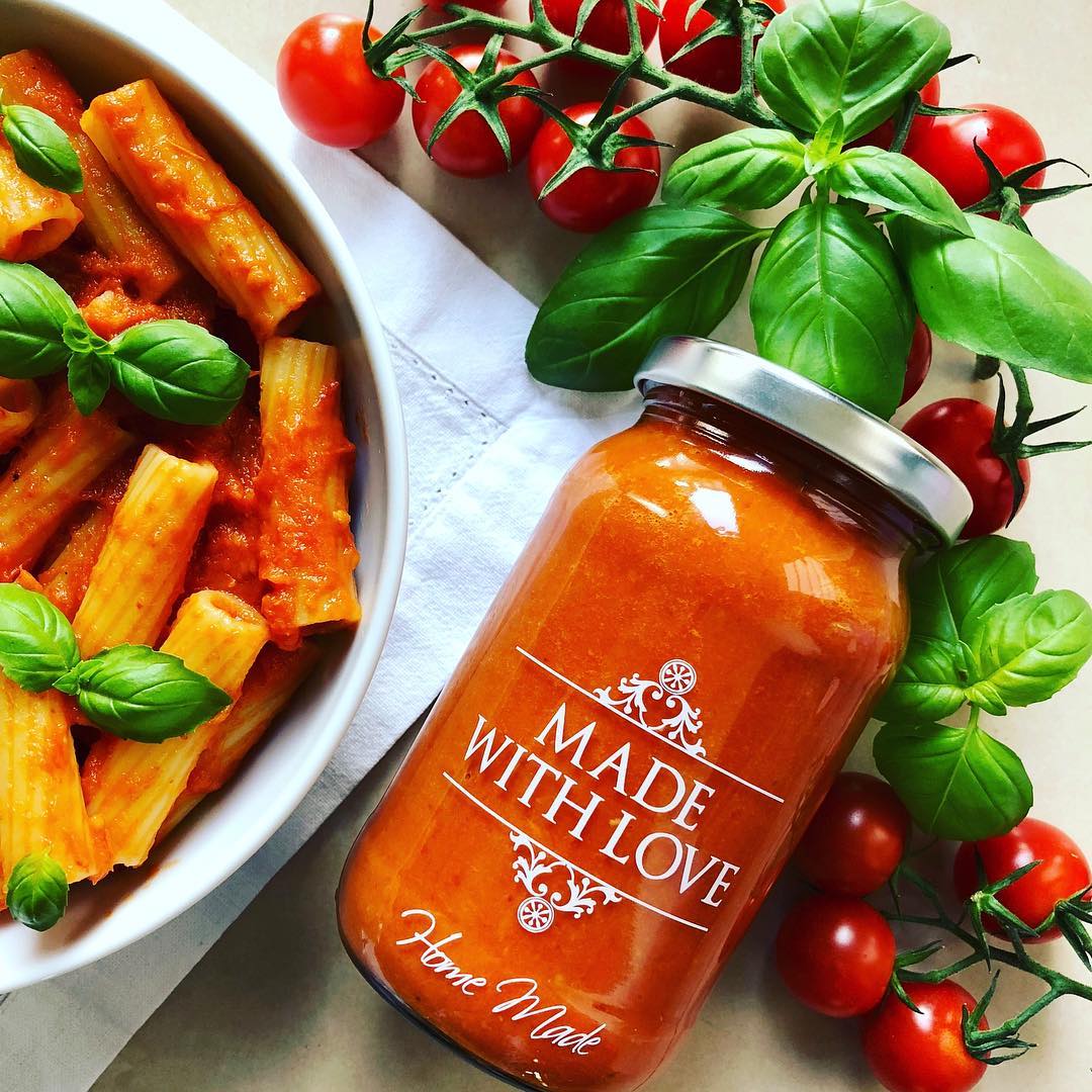 Delicious Homemade Roasted Tomato Sauce
